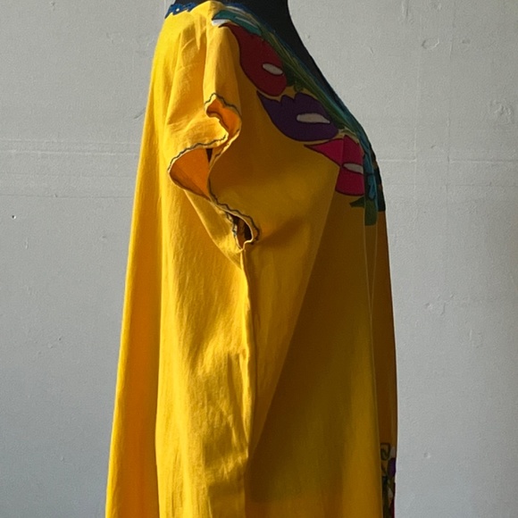 Vintage, yellow embroidered mumu - Picture 11 of 12